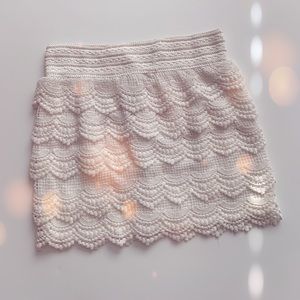 WHITE CROCHET SKIRT SIZE SMALL